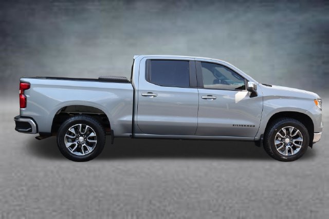 Used 2023 Chevrolet Silverado 1500 LT AWD/4WD image 2