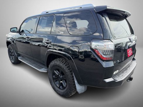 Used 2018 Toyota 4Runner SR5 Premium RWD image 4