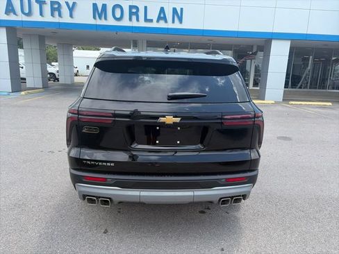 New 2026 Chevrolet Traverse LT w/ LPO, Floor Liner Package FWD image 5
