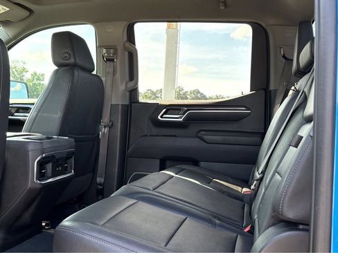 Used 2022 Chevrolet Silverado 1500 LTZ AWD/4WD image 16