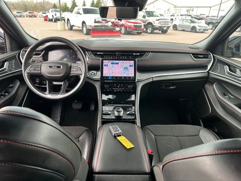 Used 2022 Jeep Grand Cherokee Trailhawk w/ Luxury Tech Group III image 25