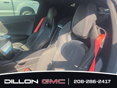 Used 2021 Chevrolet Corvette Stingray Coupe w/ Z51 Performance Package RWD image 11