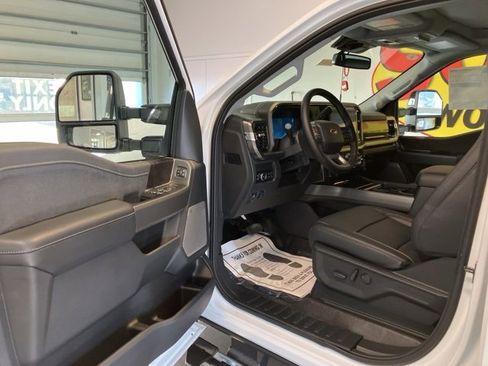 New 2026 Ford F350 Lariat image 24