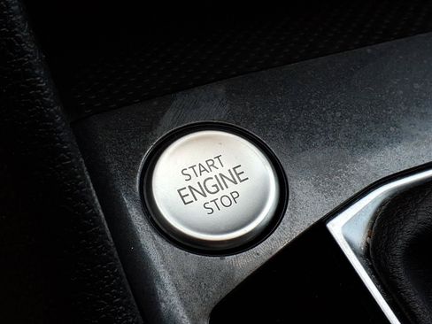 Certified 2023 Volkswagen Tiguan S FWD image 27