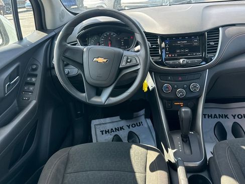 Used 2018 Chevrolet Trax LS FWD image 13