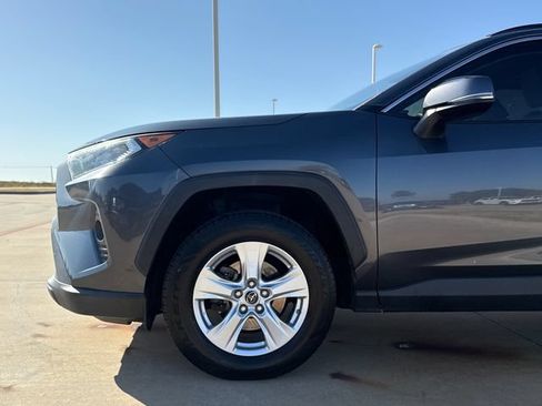Used 2019 Toyota RAV4 XLE w/ All Weather Liner Package FWD image 4