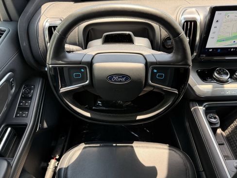 Used 2025 Ford Expedition Max Platinum AWD/4WD image 14