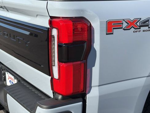 New 2026 Ford F250 Platinum AWD/4WD image 9
