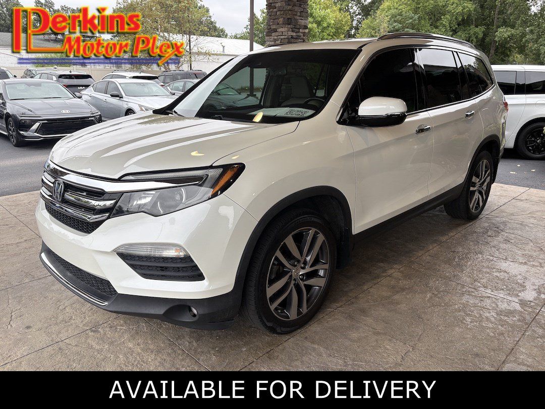 Used 2017 Honda Pilot Touring image 1