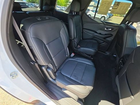 Used 2023 Chevrolet Traverse LT w/ LPO, Floor Liner Package AWD/4WD image 23