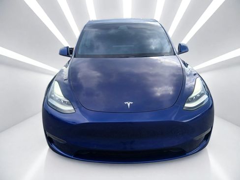 Used 2021 Tesla Model Y 2WD image 3