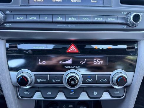 Used 2020 Hyundai Elantra Value Edition w/ Winter Weather Package FWD image 22
