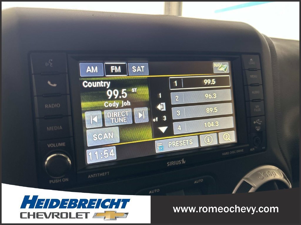 Used 2015 Jeep Wrangler Sahara w/ Connectivity Group AWD/4WD image 23