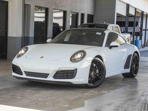Used 2018 Porsche 911 Carrera RWD image 1