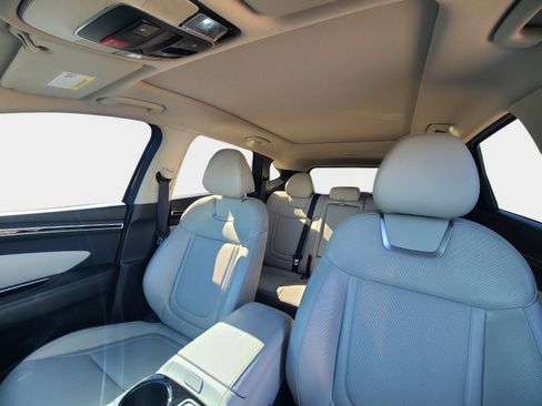 Certified 2024 Hyundai Tucson Limited image 9