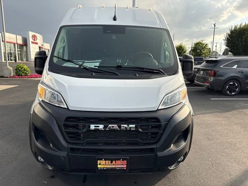 Used 2024 RAM ProMaster 2500 w/ Convenience Group FWD image 8