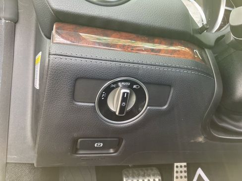 Used 2013 Mercedes-Benz SL 550 image 9