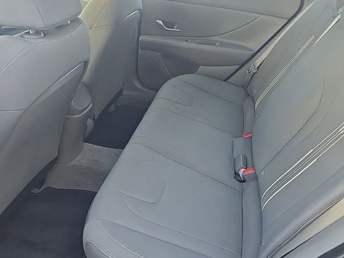 Used 2023 Hyundai Elantra Blue FWD image 7