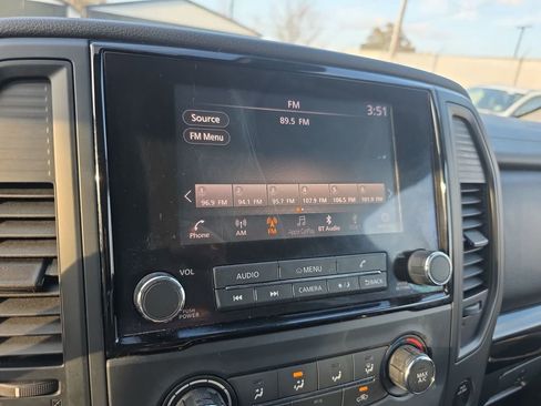 Used 2022 Nissan Titan SV image 22