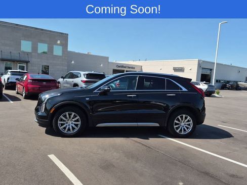 Used 2023 Cadillac XT4 Premium Luxury w/ Cold Weather Package AWD/4WD image 3