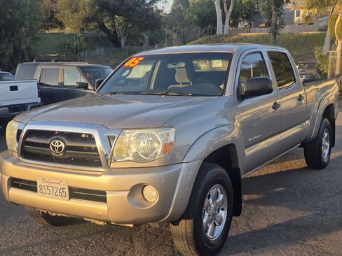 Used 2005 Toyota Tacoma PreRunner image 3