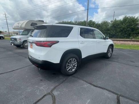 Used 2024 Chevrolet Traverse LT AWD/4WD image 8
