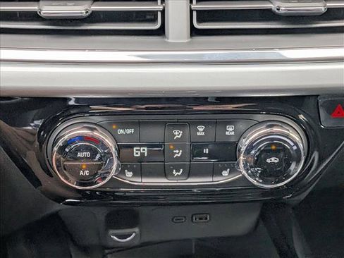 New 2026 Chevrolet Trax LT w/ Sunroof Package image 13