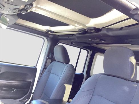 Used 2020 Jeep Wrangler Unlimited Sport image 31