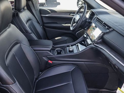 New 2026 Jeep Grand Cherokee L Limited image 17