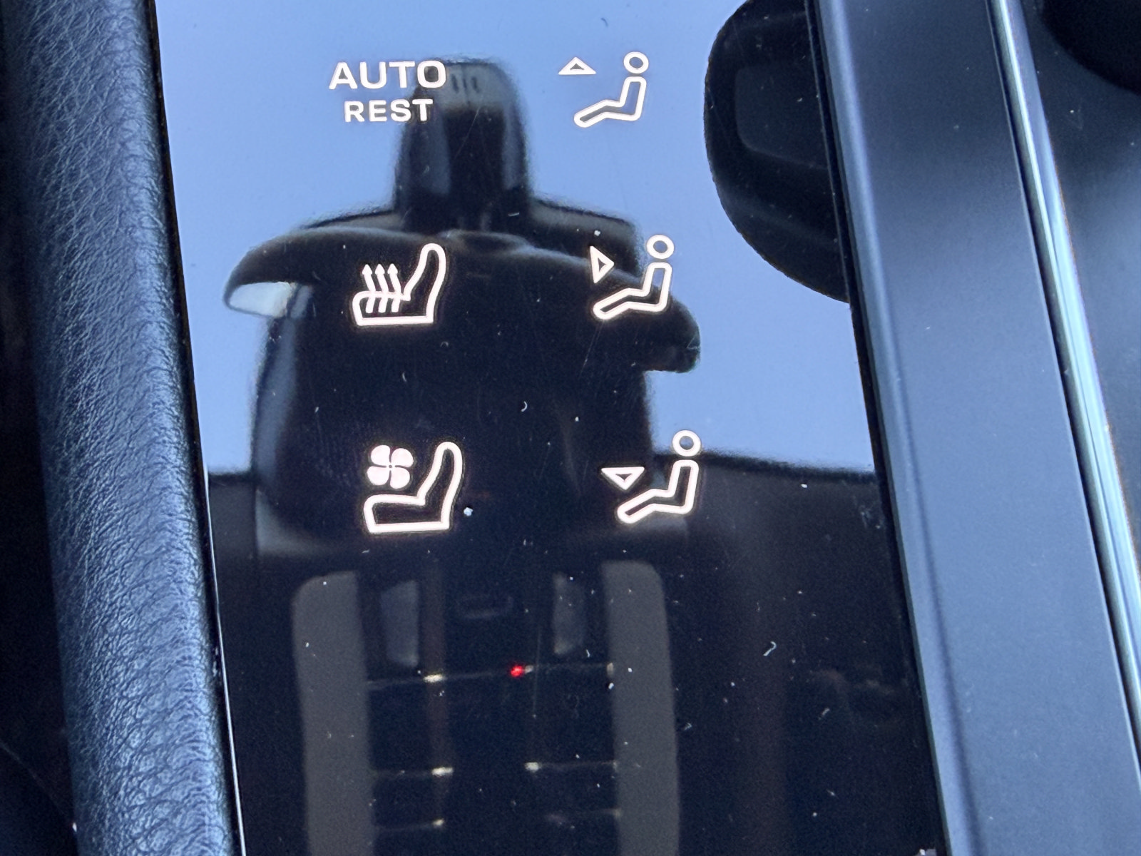 Certified 2023 Porsche Macan GTS AWD/4WD image 27