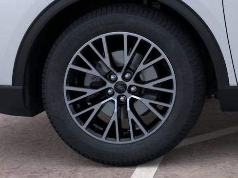 New 2025 Ford Escape SE w/ PHEV Premium Package FWD image 19