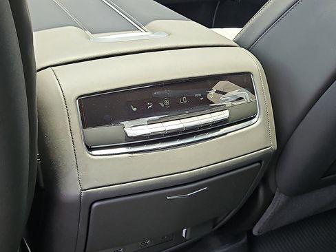 New 2025 Cadillac Escalade ESV Sport Platinum w/ LPO, ONYX Package image 21