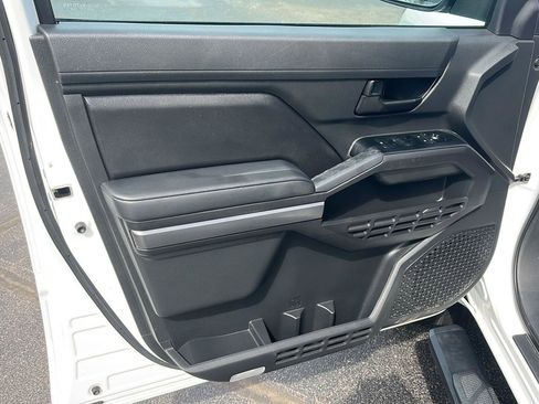 Used 2025 Toyota Tacoma SR5 w/ SR5 Upgrade Package image 18