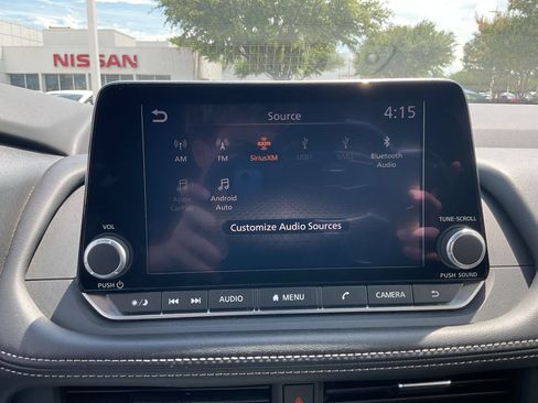 Used 2025 Nissan Rogue SV FWD image 27