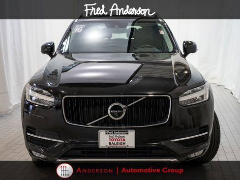 Used 2016 Volvo XC90 T6 Momentum w/ Momentum Plus Package AWD/4WD image 2
