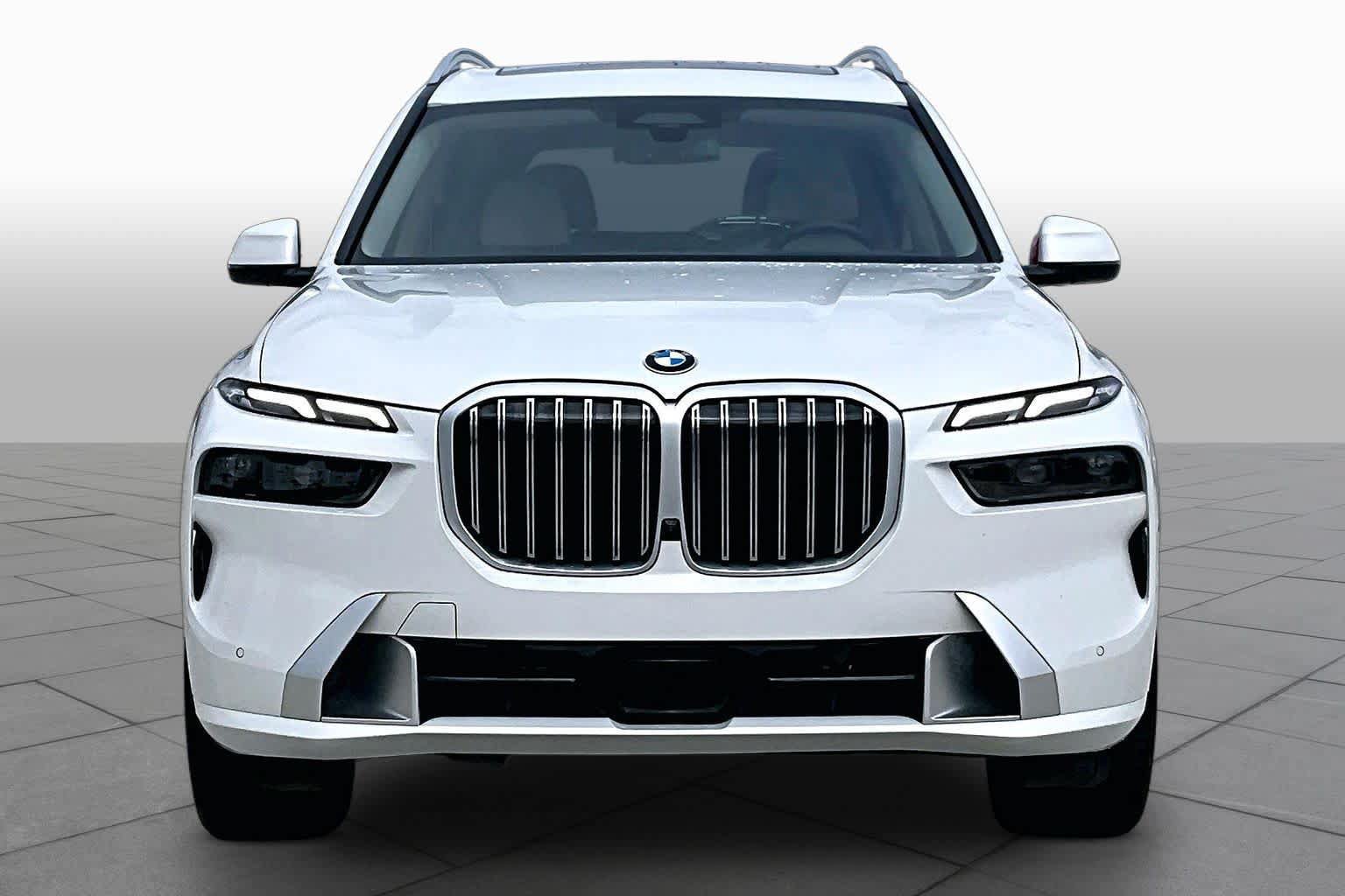 Used 2026 BMW X7 xDrive40i AWD/4WD image 3