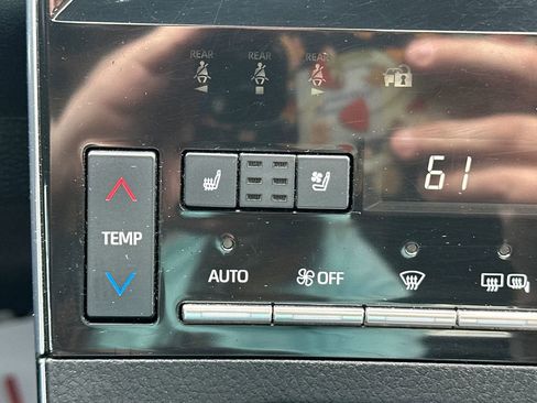 Used 2019 Toyota Avalon Touring w/ Advanced Safety Package FWD image 31