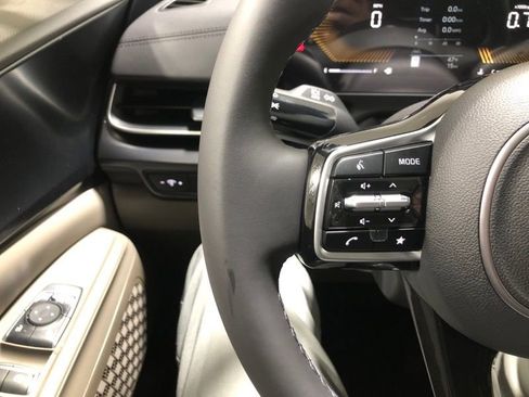 New 2026 Kia Carnival FWD image 22