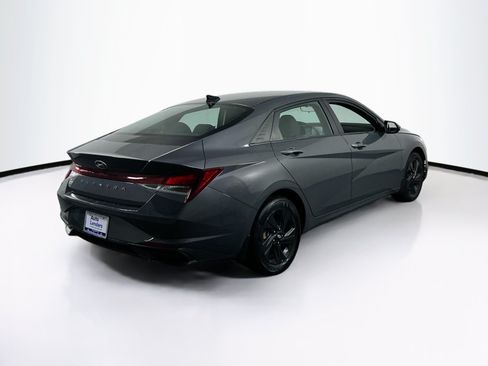 Used 2023 Hyundai Elantra SEL FWD image 5