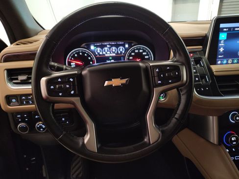 Used 2021 Chevrolet Tahoe Premier w/ Premium Package image 16