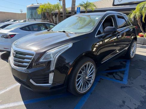 Used 2017 Cadillac XT5 Luxury FWD image 3