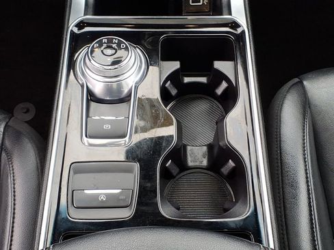 Used 2019 Ford Edge Titanium w/ Cold Weather Package image 22