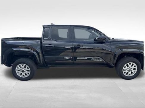 Used 2025 Toyota Tacoma SR5 RWD image 8