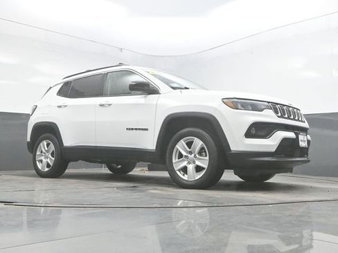 Used 2022 Jeep Compass Latitude image 34