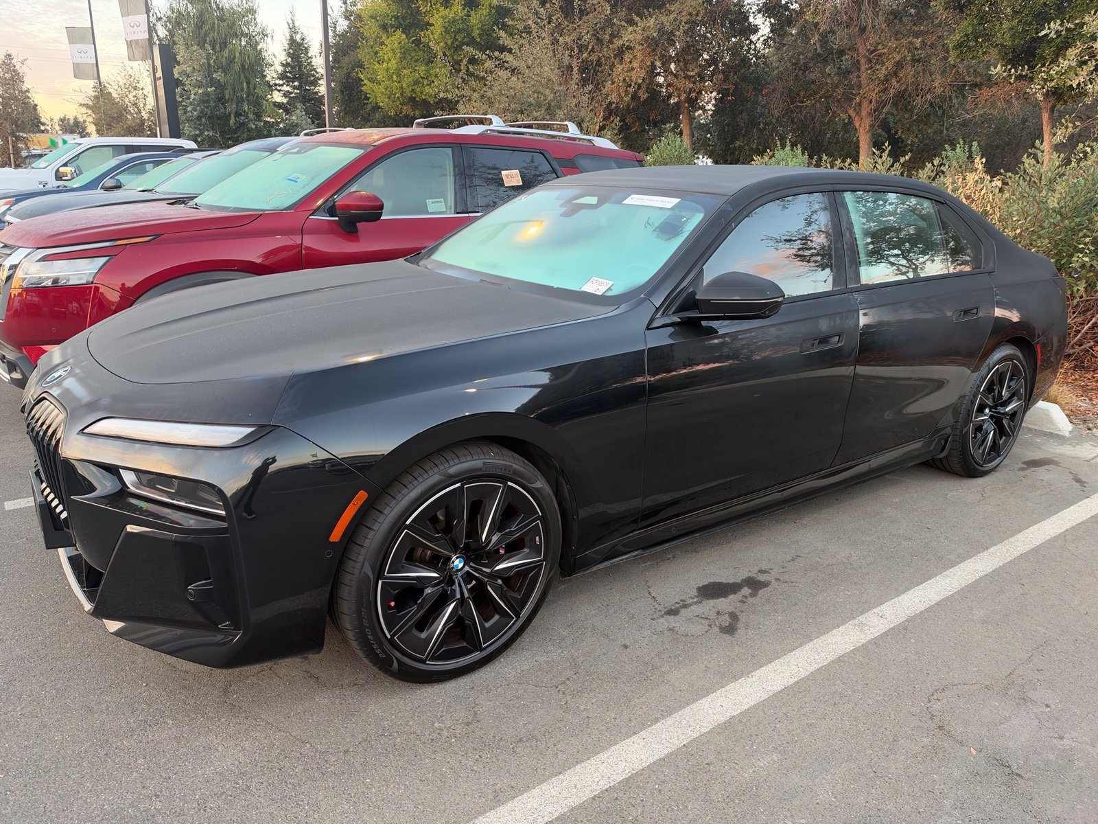 Used 2024 BMW i7 xDrive60 AWD/4WD image 2