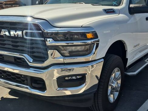 Certified 2025 RAM 2500 Big Horn AWD/4WD image 3
