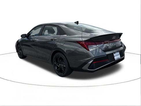 New 2026 Hyundai Elantra SEL Sport FWD image 5