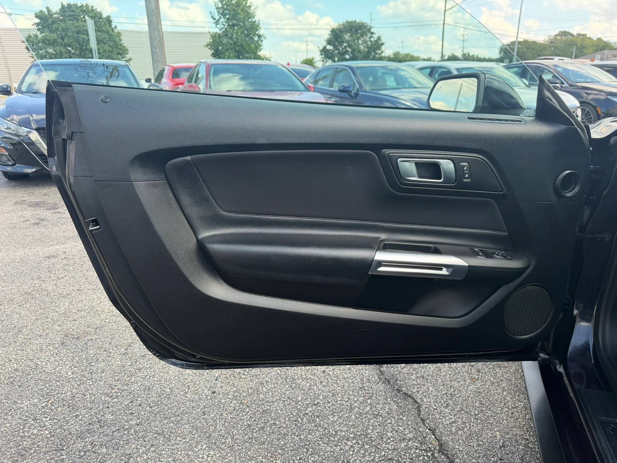 Used 2022 Ford Mustang Coupe w/ Black Accent Package RWD image 12