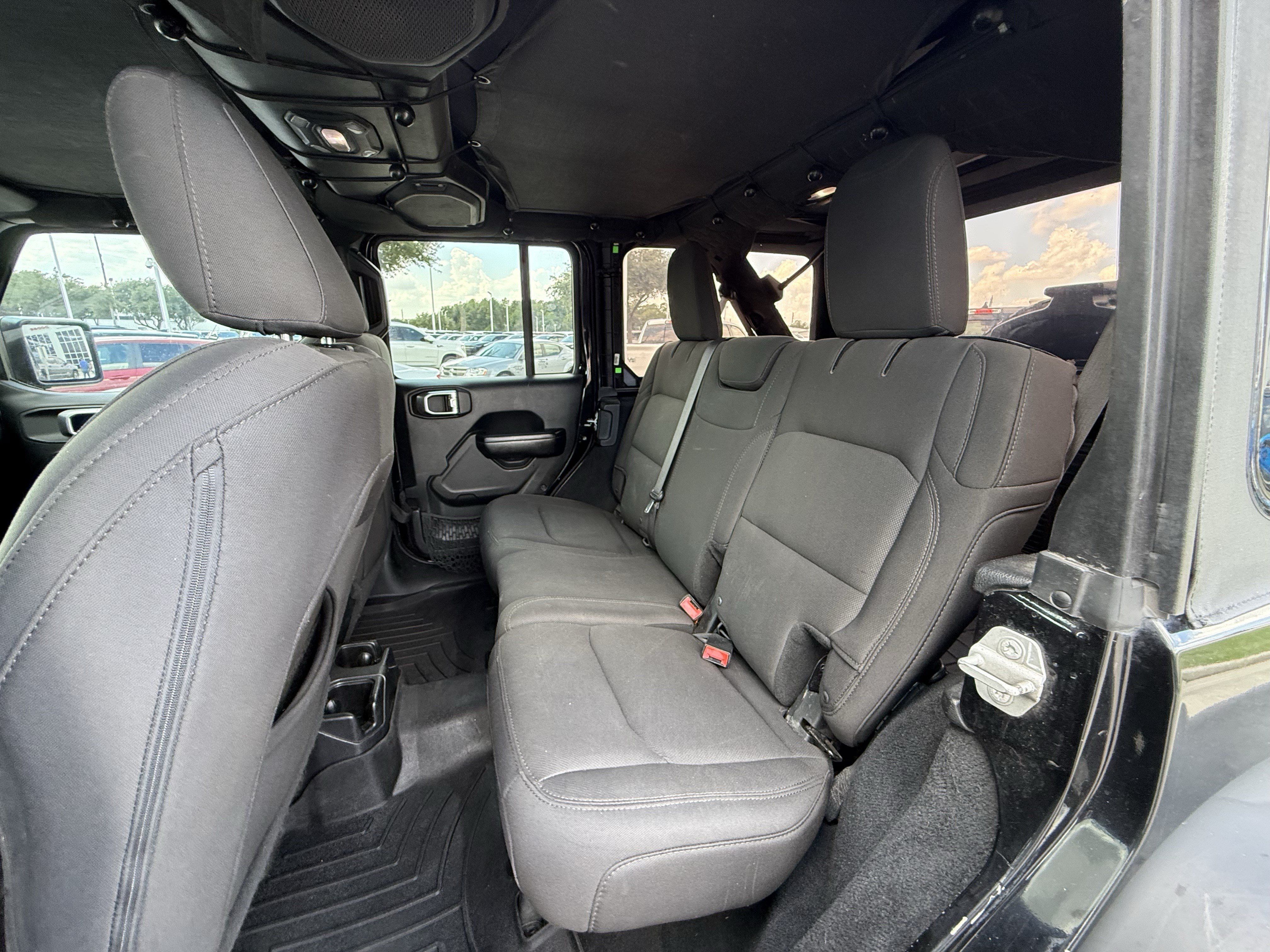 Used 2018 Jeep Wrangler Unlimited Sport S AWD/4WD image 28