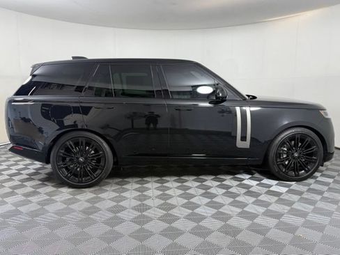 Used 2025 Land Rover Range Rover SE AWD/4WD image 9